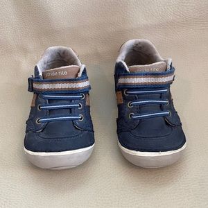 Stride Rite srtech soft motion Artie shoe 6 Wide
